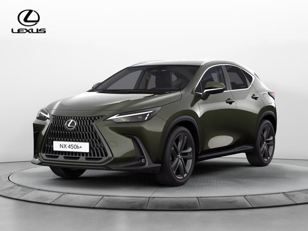Lexus NX nuova a Cremona