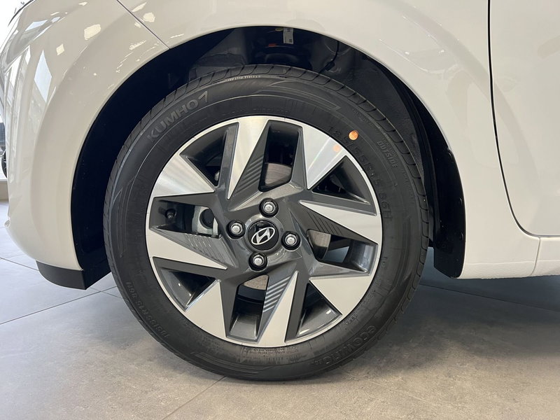 Hyundai i10 nuova a Macerata (12)