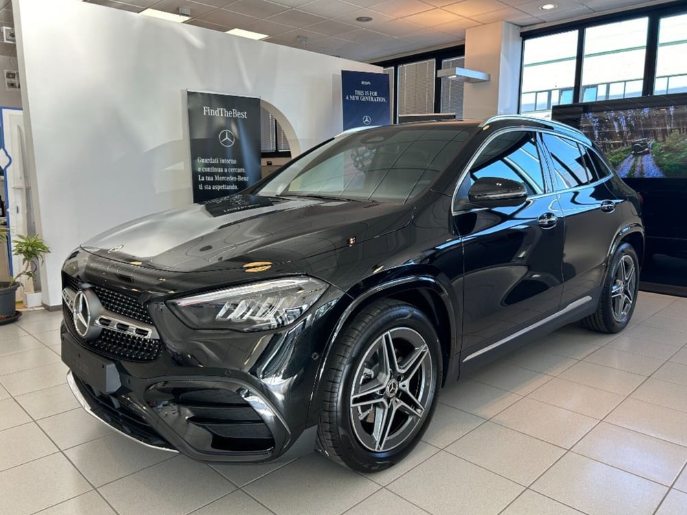 Mercedes-Benz GLA SUV nuova a Siena (2)