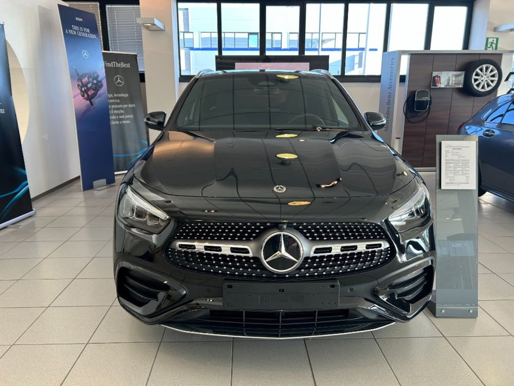 Mercedes-Benz GLA SUV nuova a Siena (3)