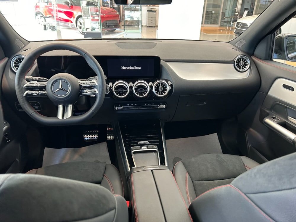 Mercedes-Benz GLA SUV nuova a Siena (9)