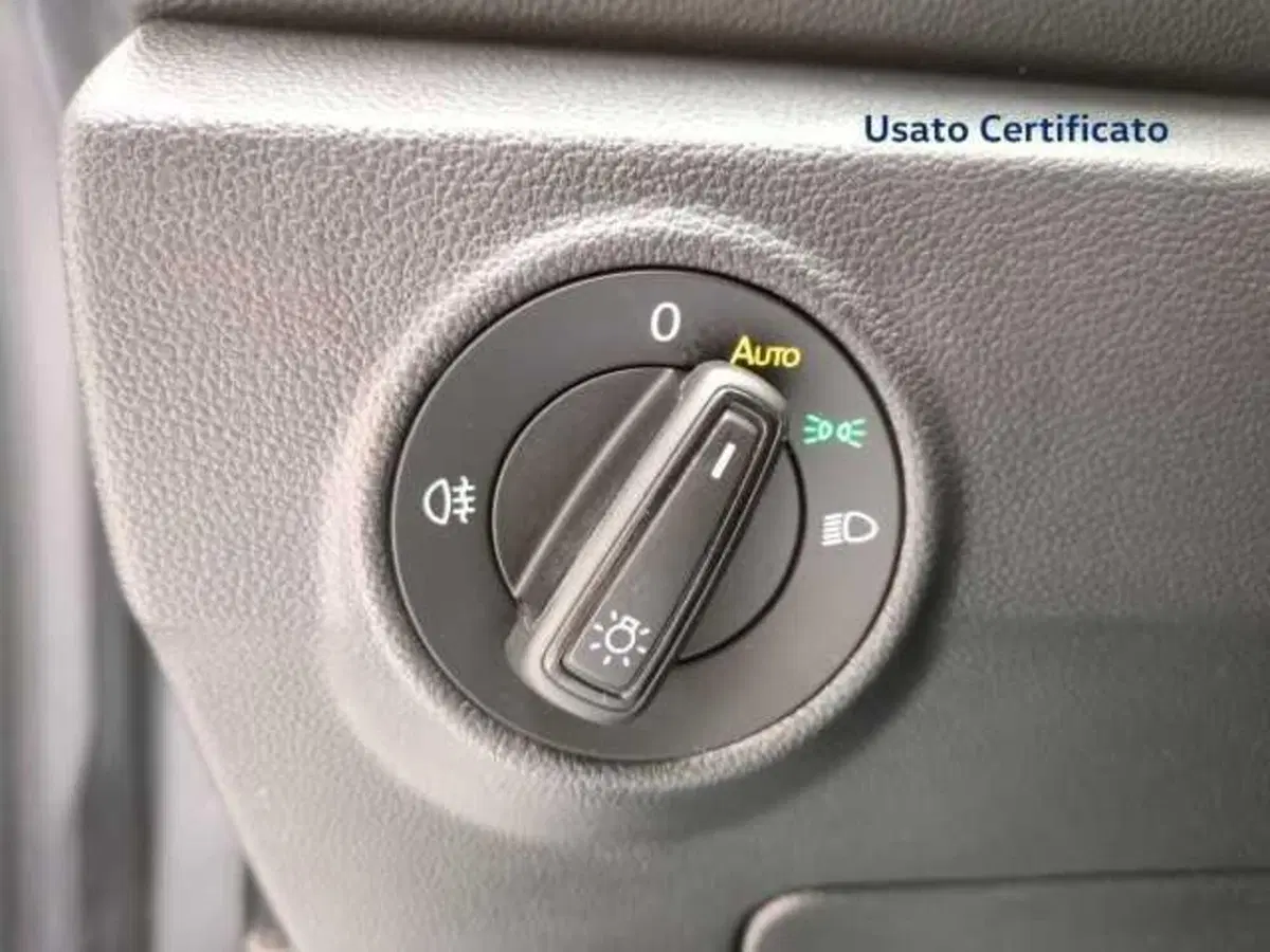 Volkswagen T-Roc usata a Avellino (14)