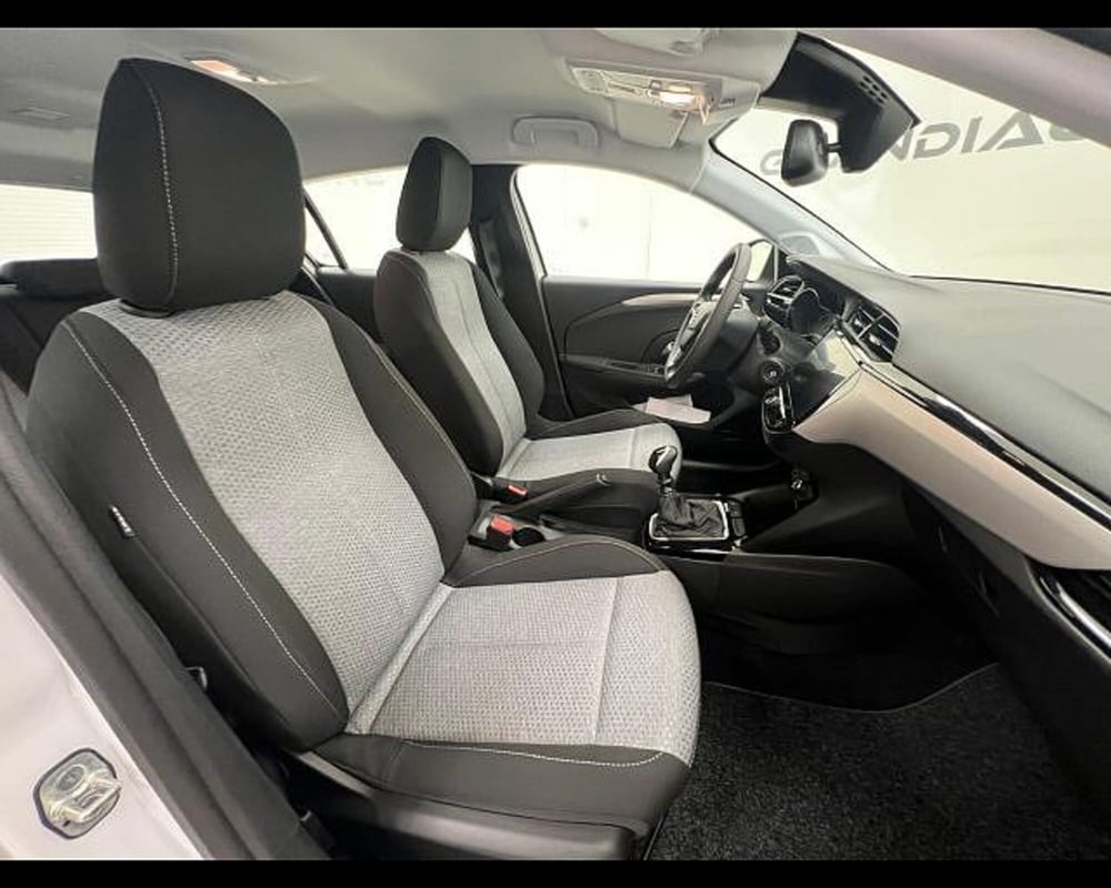 Opel Corsa nuova a Alessandria (8)
