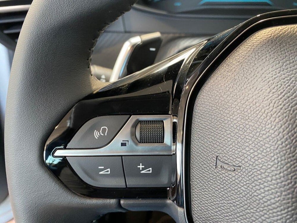 Peugeot 208 nuova a Torino (13)