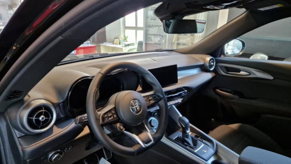 Alfa Romeo Tonale nuova a Modena (5)
