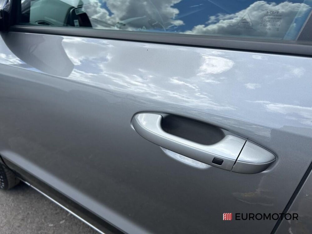 Kia Niro nuova a Bari (11)