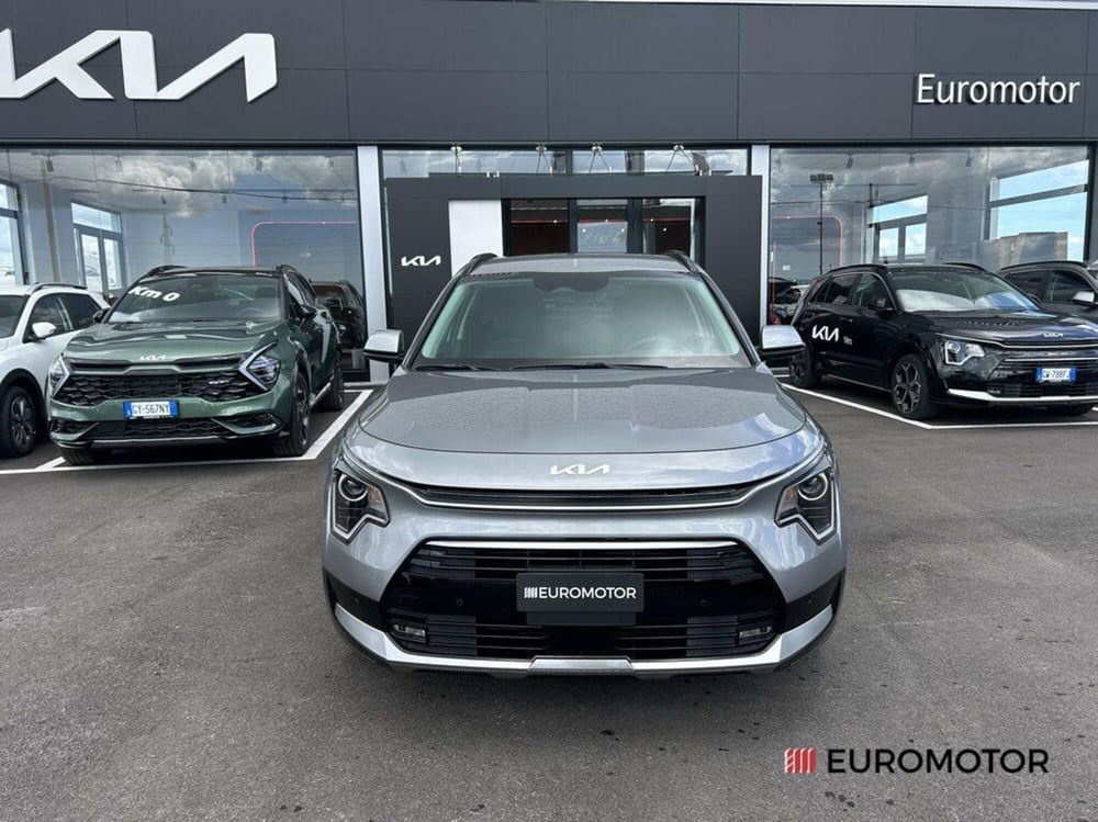 Kia Niro nuova a Bari (2)