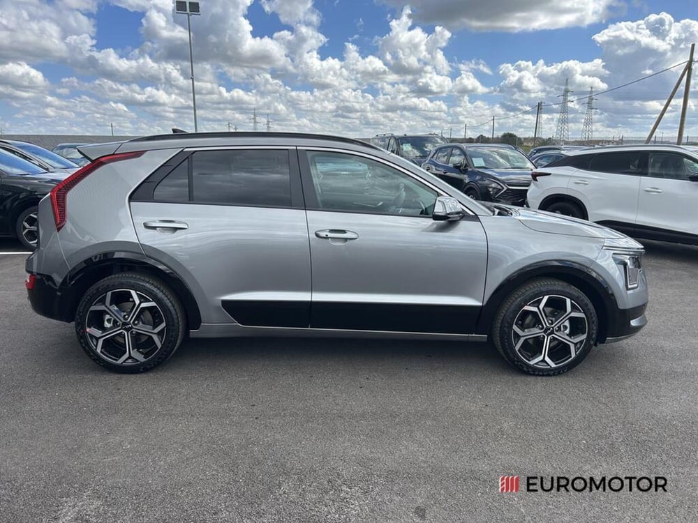 Kia Niro nuova a Bari (4)