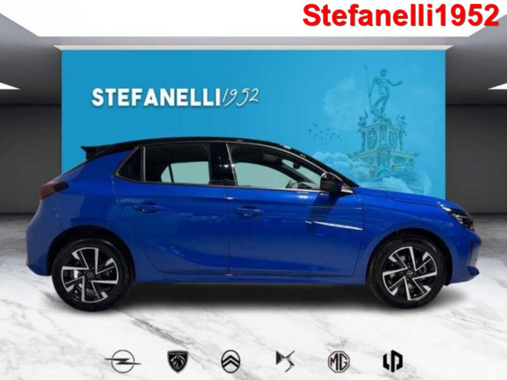 Opel Corsa nuova a Bologna (2)