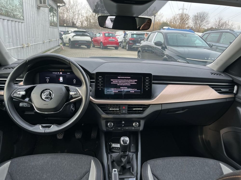 Skoda Kamiq usata a Milano (15)