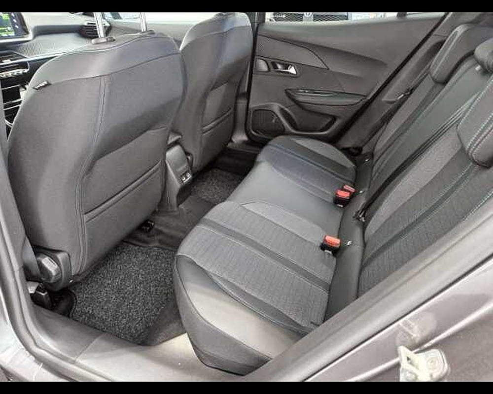 Peugeot 2008 usata a Milano (10)