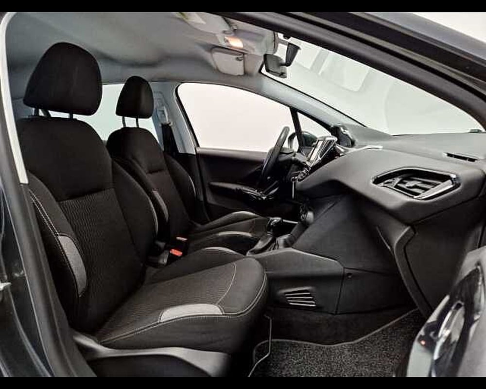 Peugeot 208 usata a Milano (10)