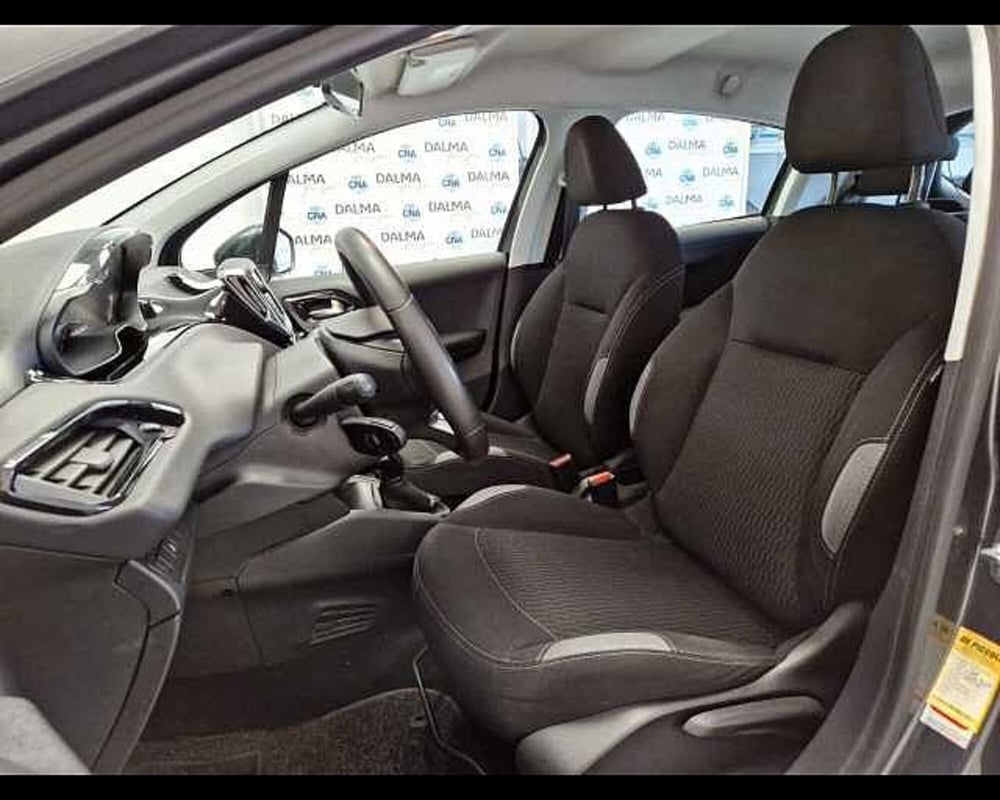 Peugeot 208 usata a Milano (5)