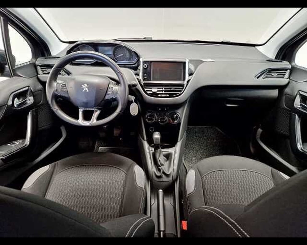 Peugeot 208 usata a Milano (8)