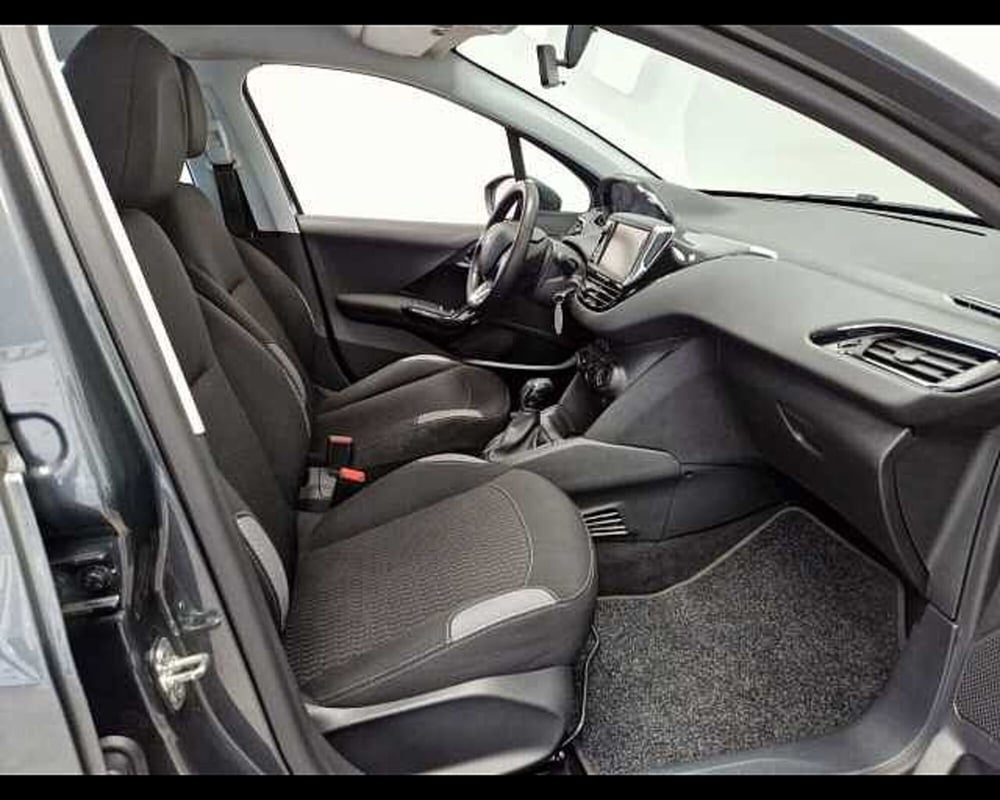 Peugeot 208 usata a Milano (9)