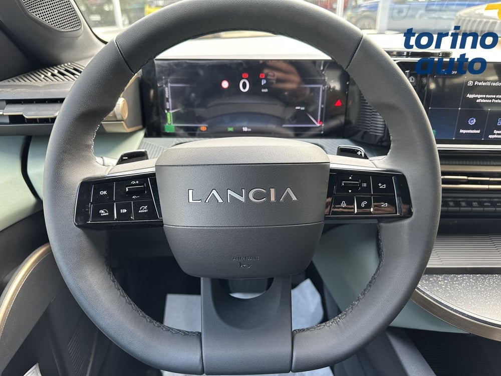 Lancia Ypsilon nuova a Torino (17)