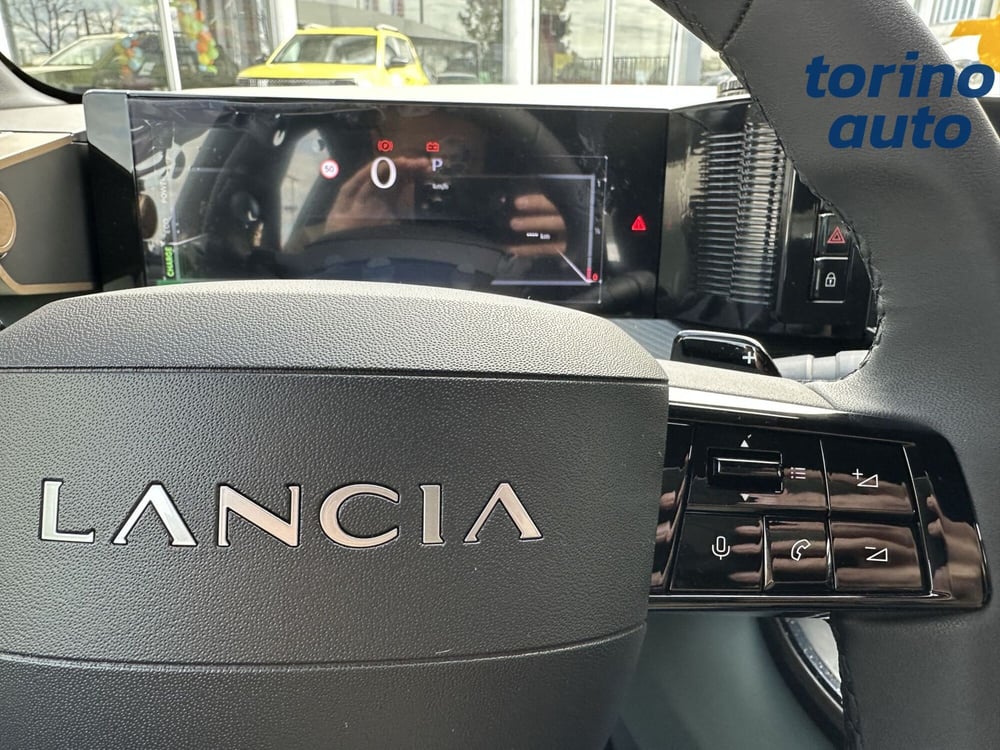 Lancia Ypsilon nuova a Torino (19)