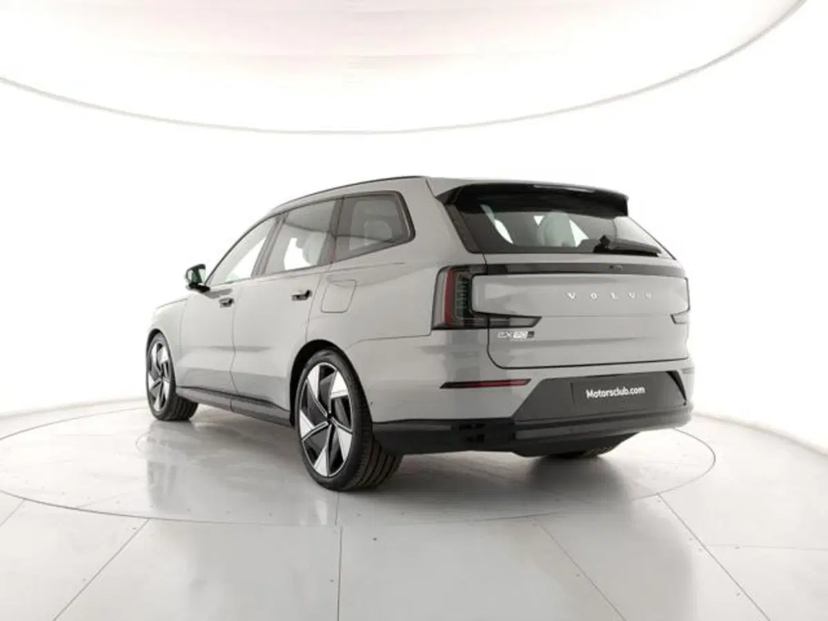 Volvo EX90 nuova a Modena (3)