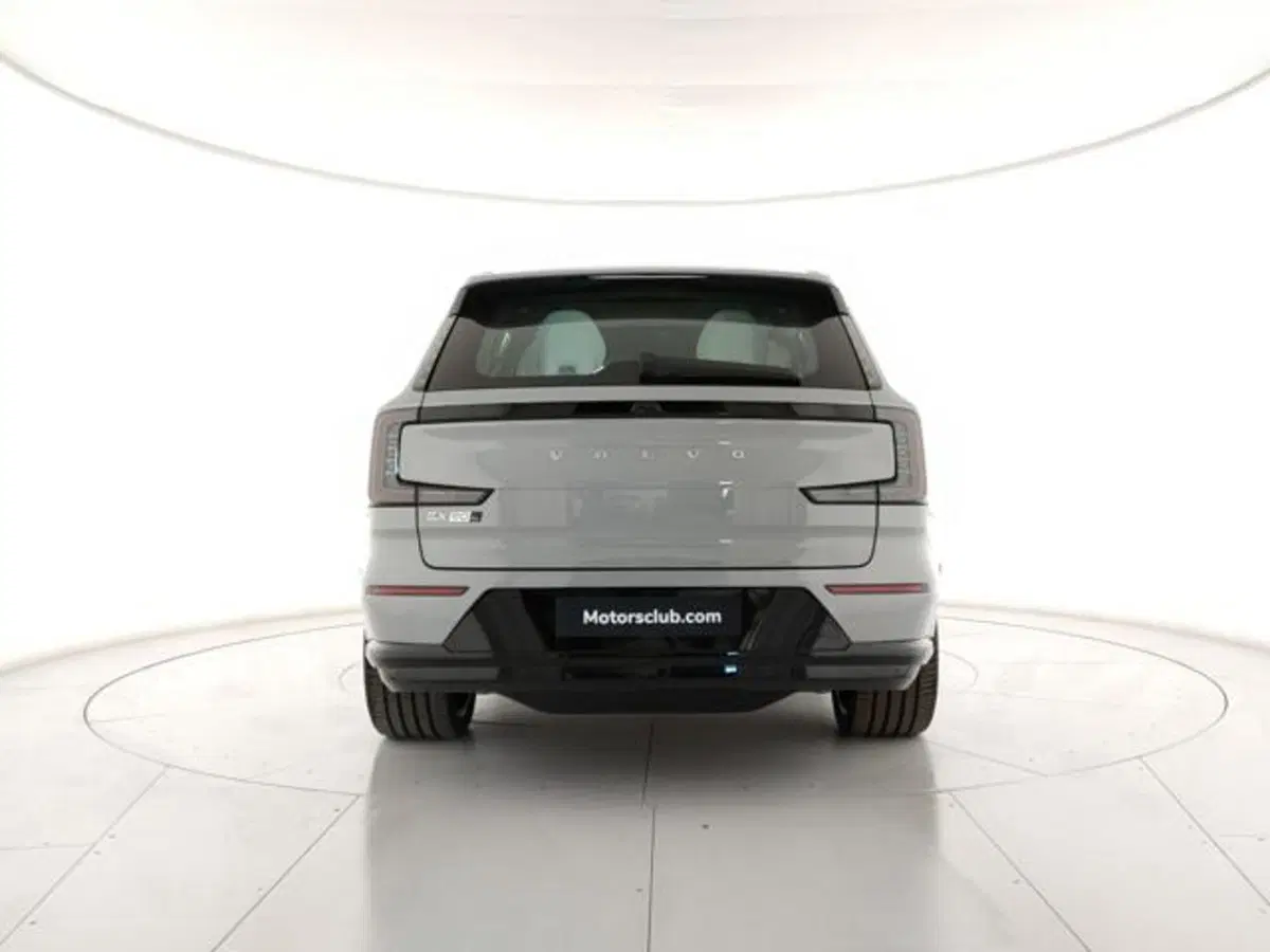 Volvo EX90 nuova a Modena (4)