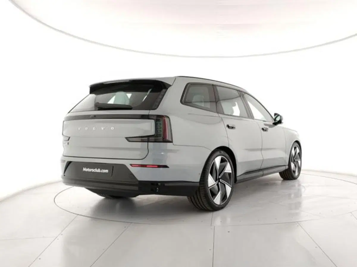 Volvo EX90 nuova a Modena (5)