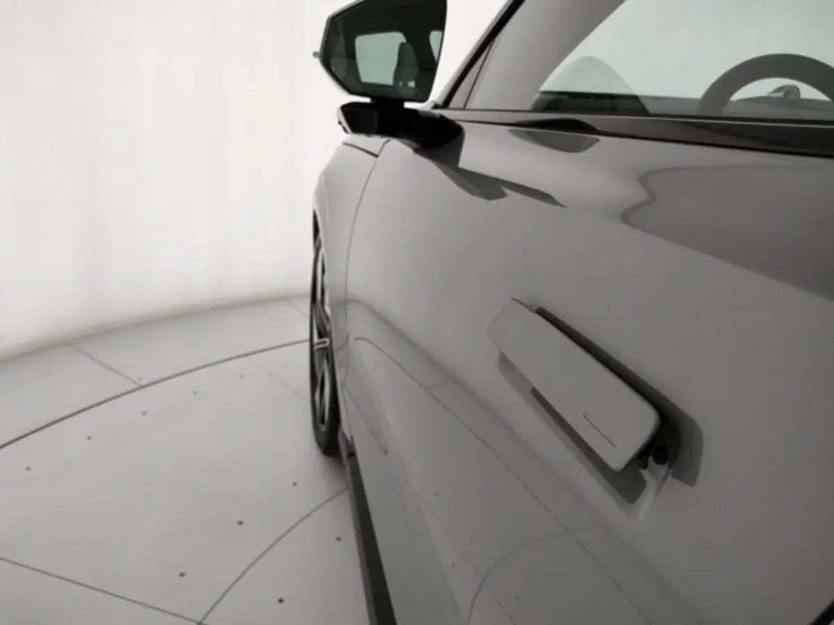Volvo EX90 nuova a Modena (9)