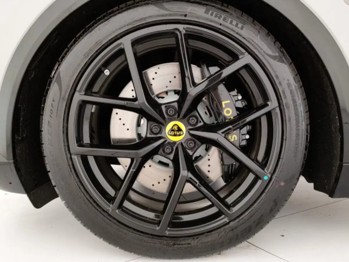 Lotus Eletre nuova a Modena (19)