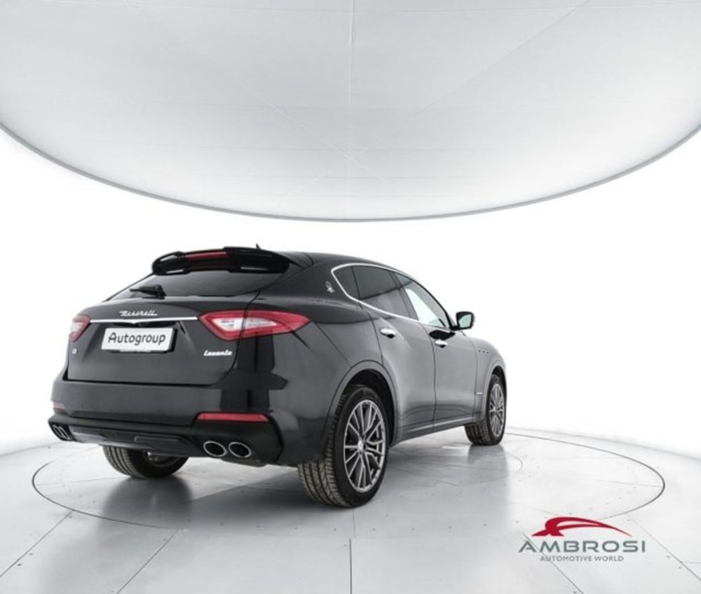 Maserati Levante usata a Perugia (3)