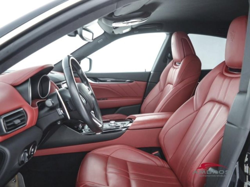 Maserati Levante usata a Perugia (9)