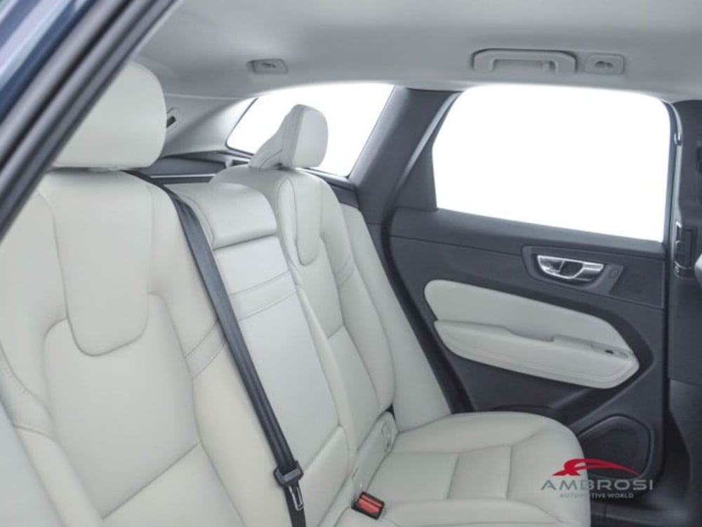 Volvo XC60 usata a Perugia (11)
