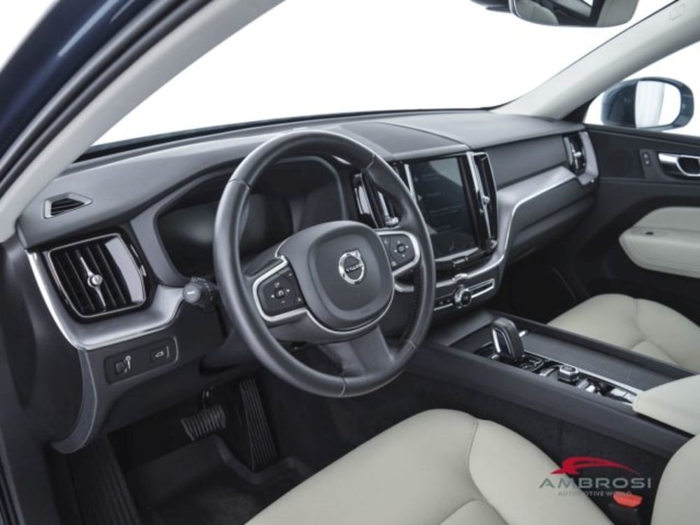 Volvo XC60 usata a Perugia (8)