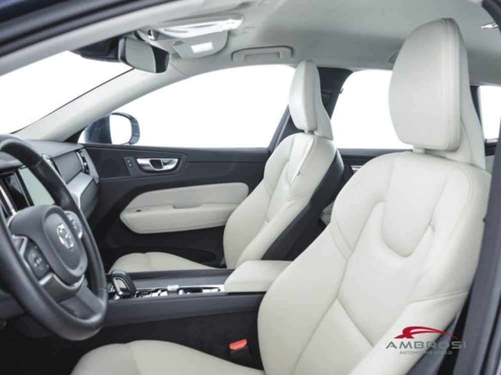 Volvo XC60 usata a Perugia (9)