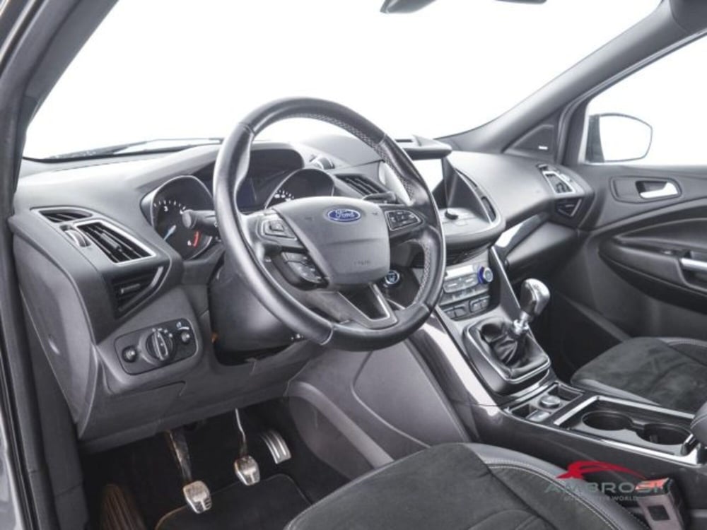 Ford Kuga usata a Perugia (8)