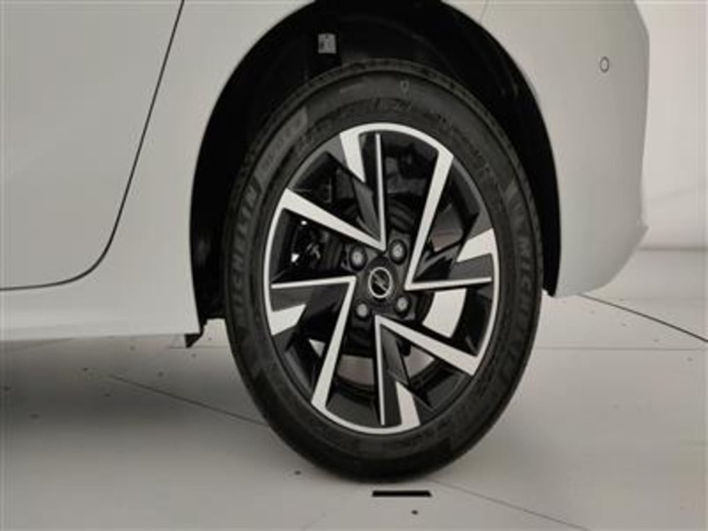 Opel Corsa nuova a Bari (12)
