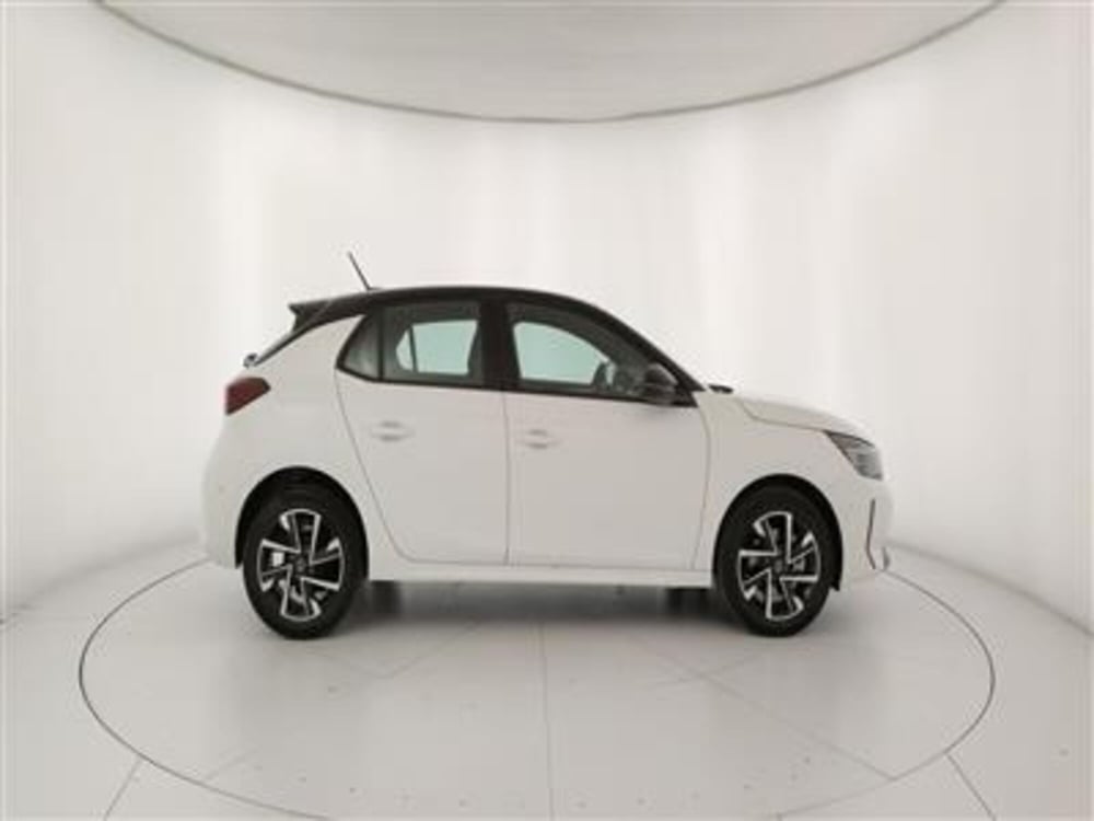 Opel Corsa nuova a Bari (9)
