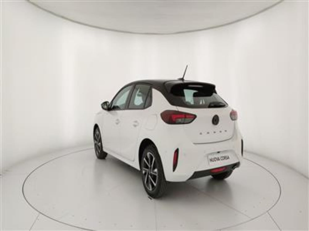 Opel Corsa nuova a Bari (5)