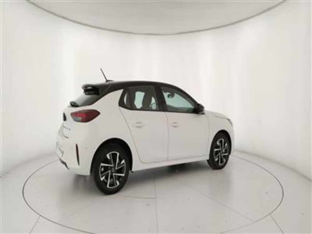 Opel Corsa nuova a Bari (8)