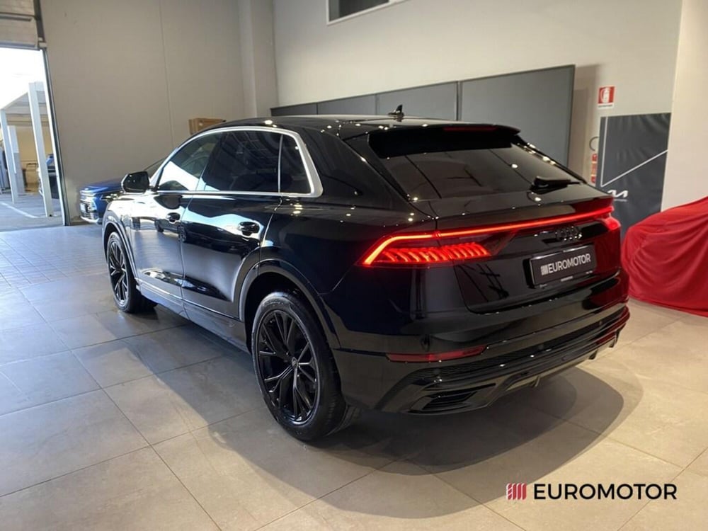 Audi Q8 usata a Bari (11)