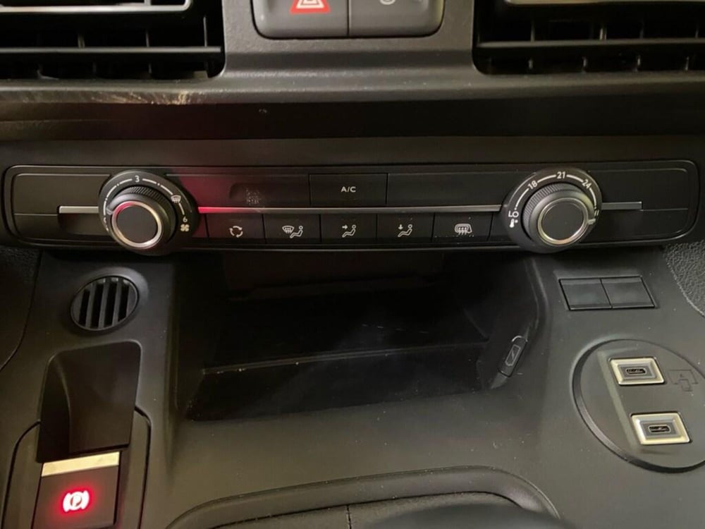 Peugeot Partner Furgone nuova a Torino (12)