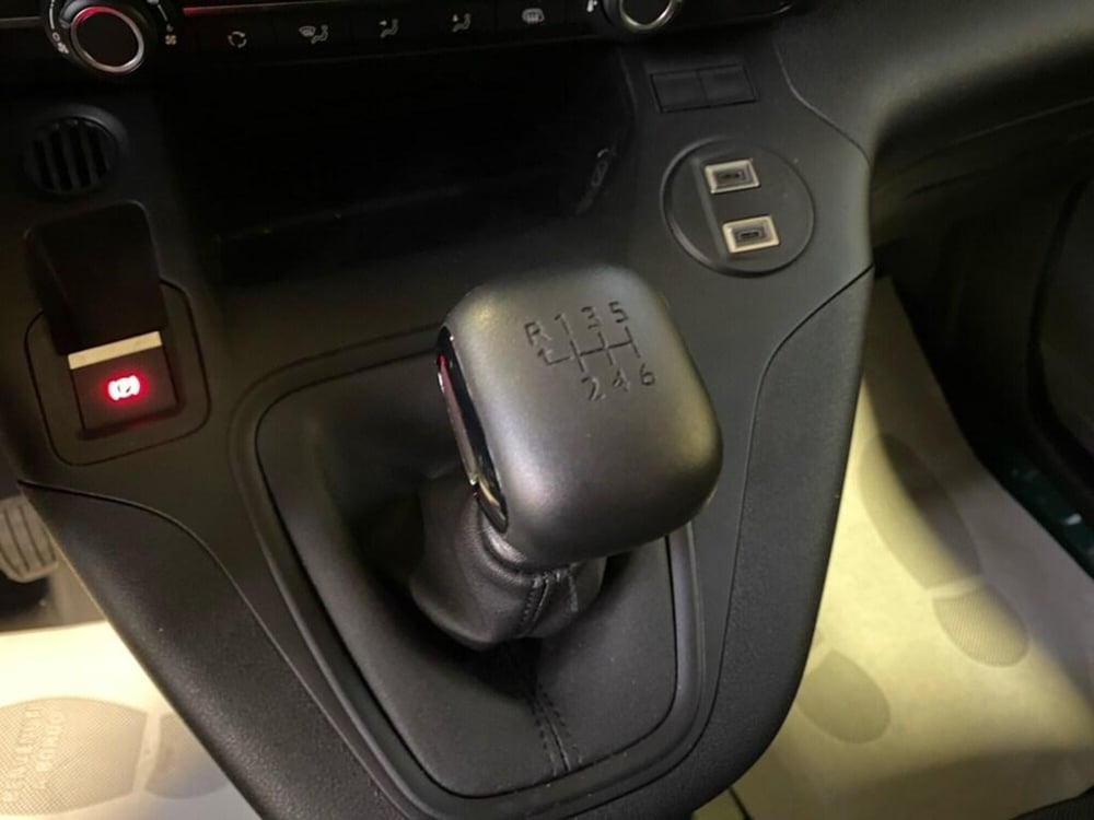 Peugeot Partner Furgone nuova a Torino (13)