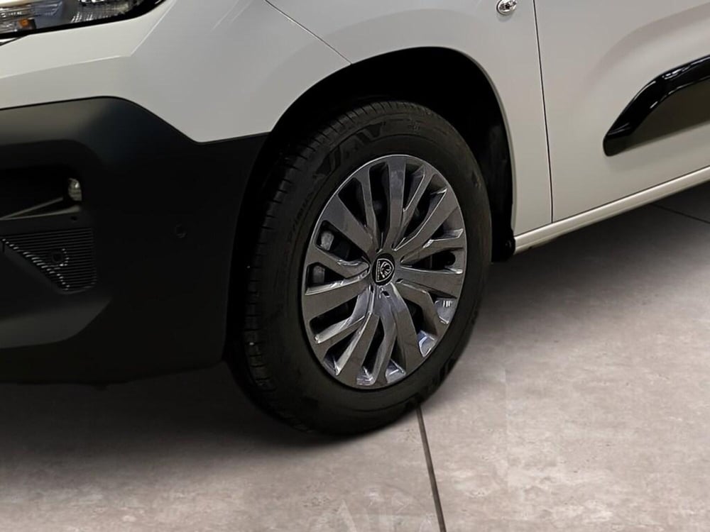 Peugeot Partner Furgone nuova a Torino (14)