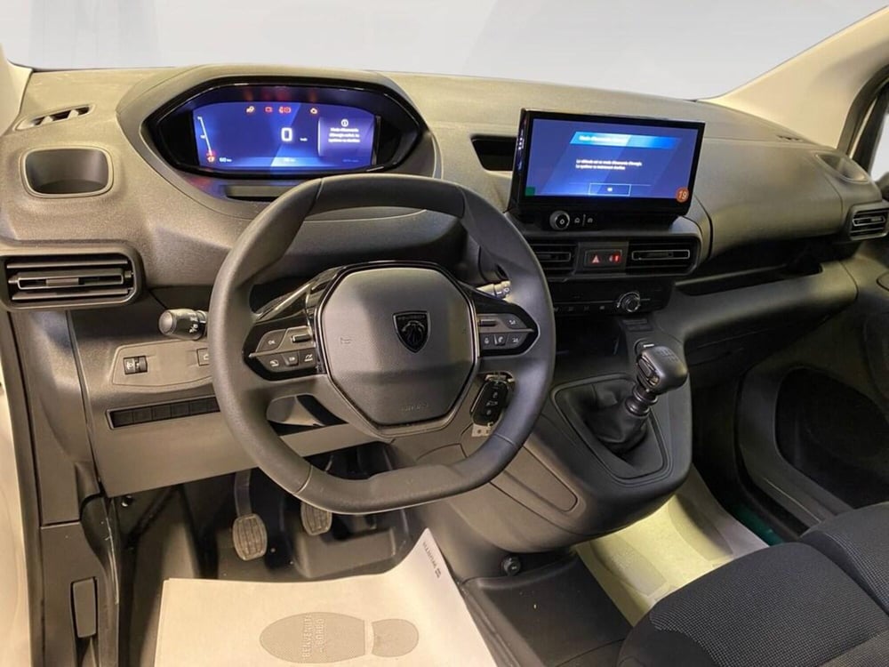 Peugeot Partner Furgone nuova a Torino (6)