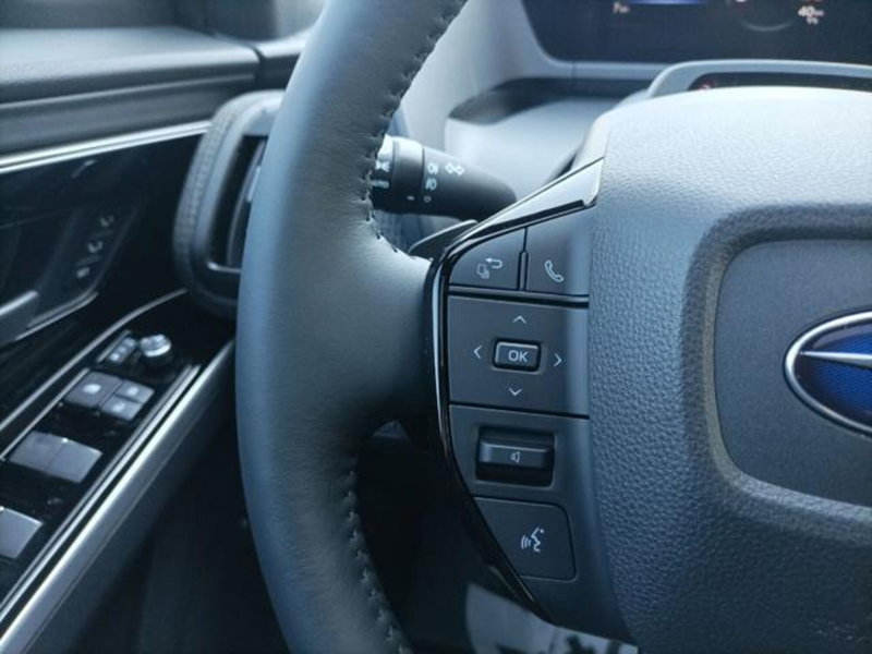 Subaru Solterra usata a Milano (14)