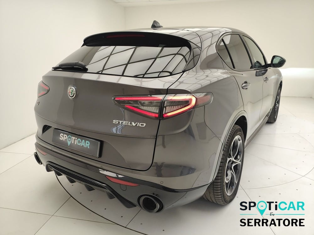 Alfa Romeo Stelvio usata a Como (5)