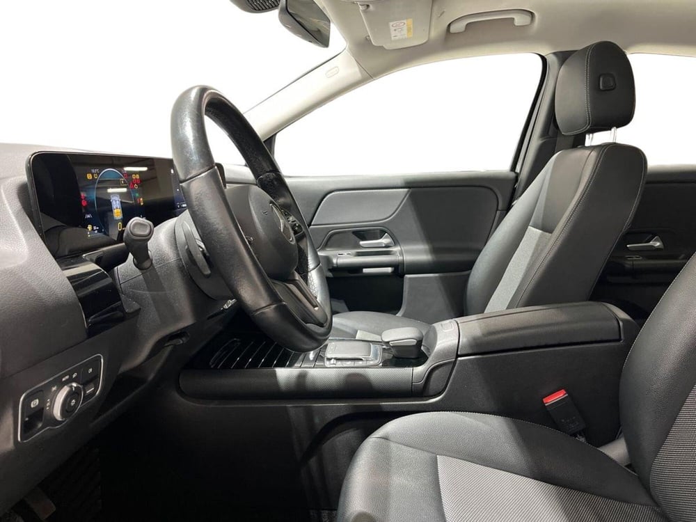 Mercedes-Benz GLA SUV usata a Napoli (12)