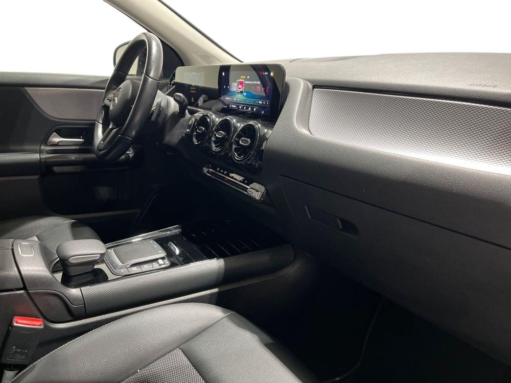 Mercedes-Benz GLA SUV usata a Napoli (16)