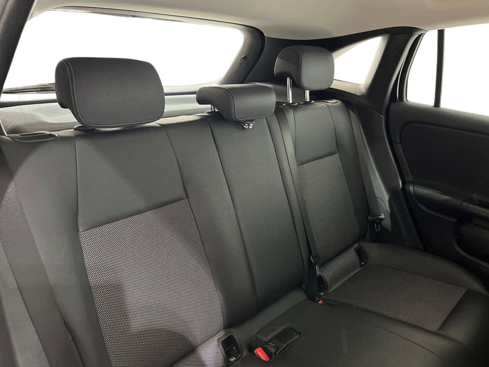 Mercedes-Benz GLA SUV usata a Napoli (17)