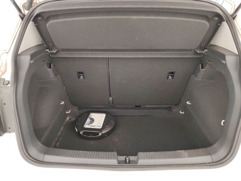 Volkswagen T-Cross usata a Massa-Carrara (16)