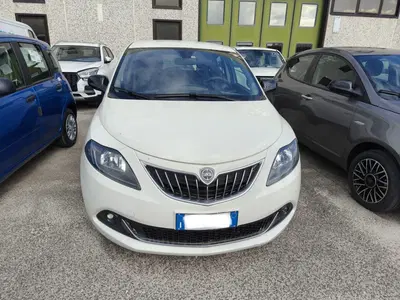 Lancia Ypsilon 1.0 FireFly 5 porte S&amp;S Hybrid Ecochic A. Ferretti del 2024 usata a Avezzano