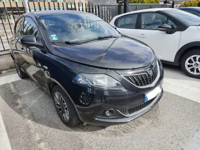Lancia Ypsilon 1.0 FireFly 5 porte S&amp;S Hybrid Ecochic A. Ferretti del 2024 usata a Avezzano