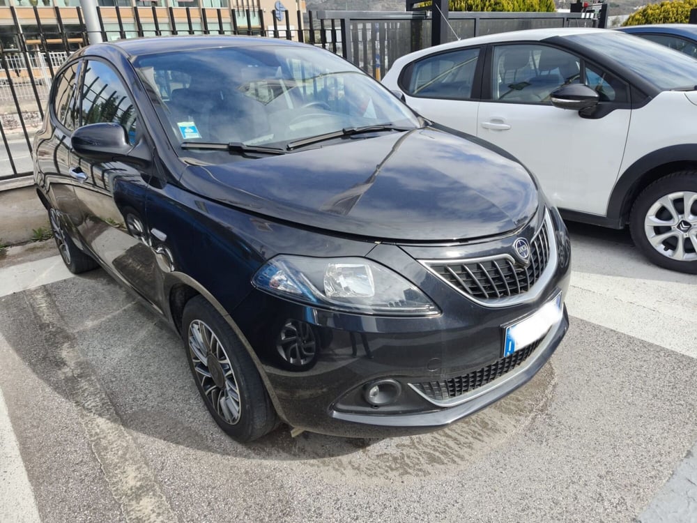 Lancia Ypsilon usata a L'Aquila